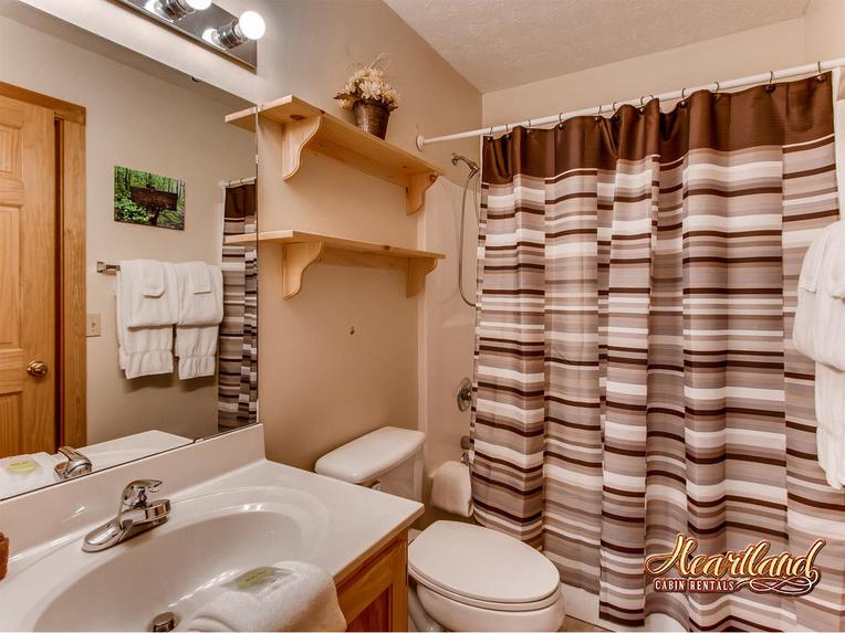 Full size bathroom with shower - 2 bedroom cabin near Wears Valley